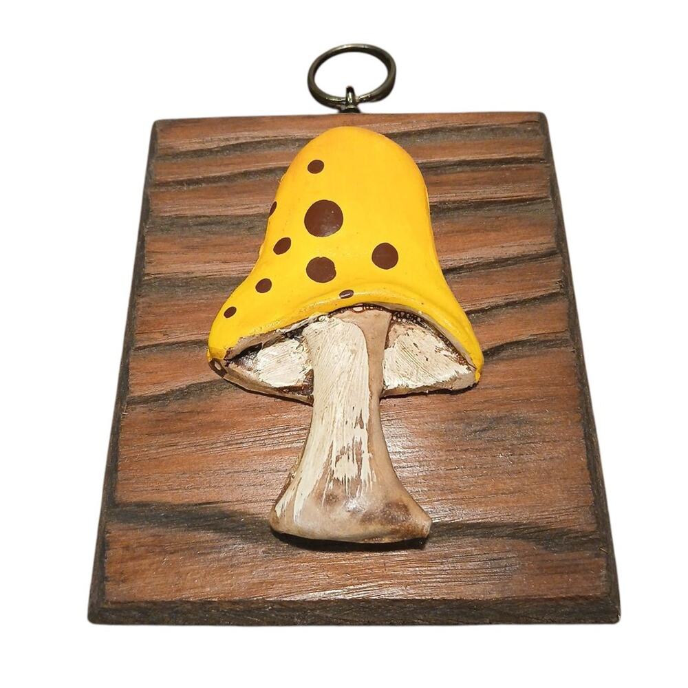 Vtg Wooden 3D Handpainted Yellow‎ Brown Mushroom Wall Hanging Plaque 3.75"x4.5"